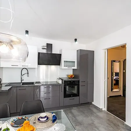 Luxury Modern With Garden Near Old Town * Задар