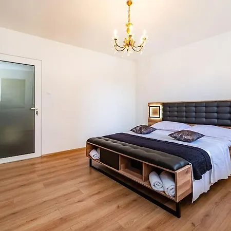 Luxury Modern With Garden Near Old Town Апартаменты *