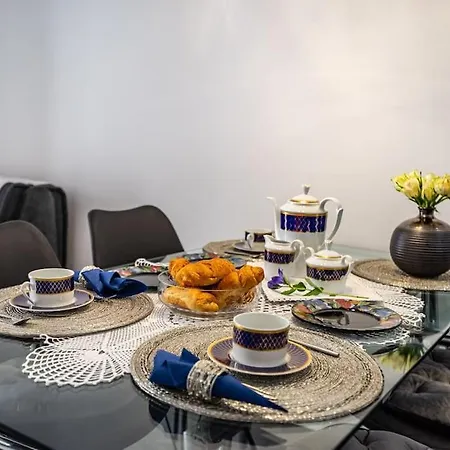 Апартаменты Luxury Modern With Garden Near Old Town